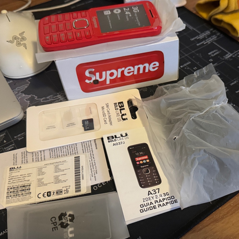 Supreme Bold Red Cell Phone - Picture 4 of 4